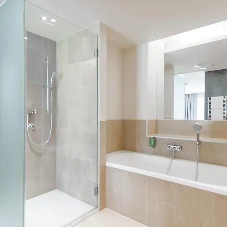 Andy 4 Sterne Superior 耶岑斯